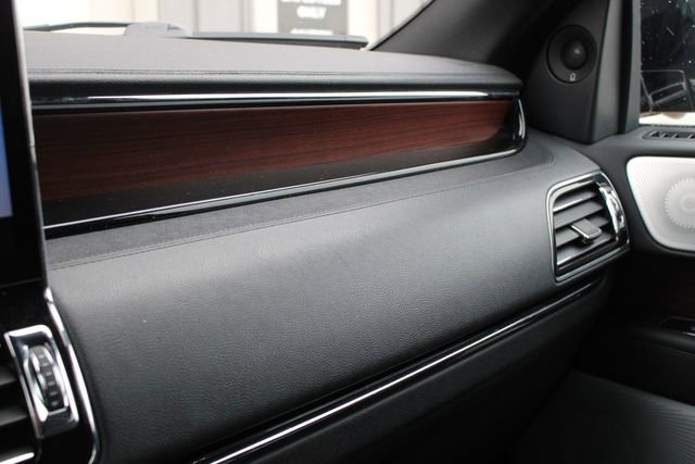 Certified 2023 Lincoln Navigator L Reserve image 18