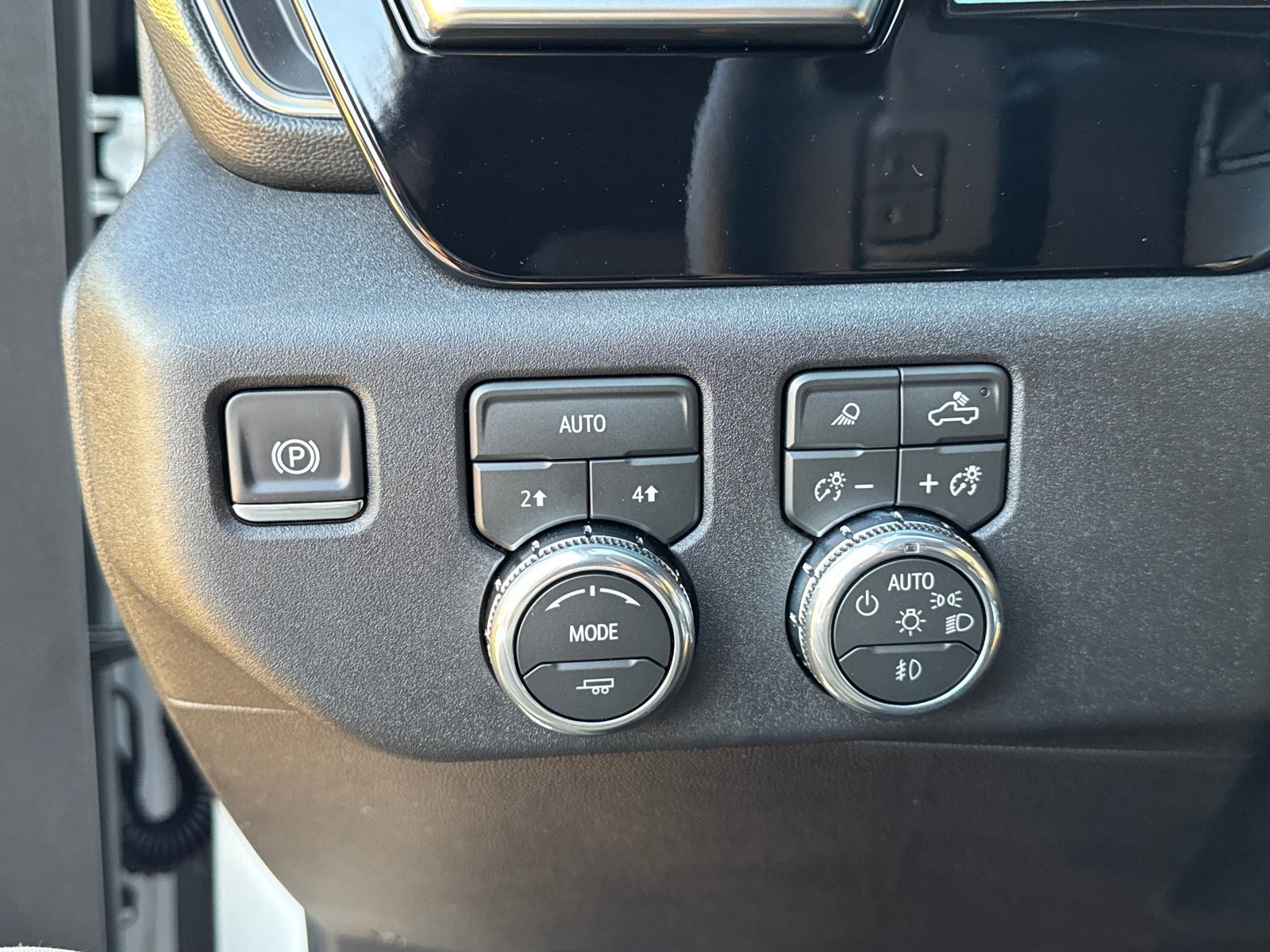 Used 2026 GMC Sierra 1500 SLT w/ SLT Premium Plus Package AWD/4WD image 29