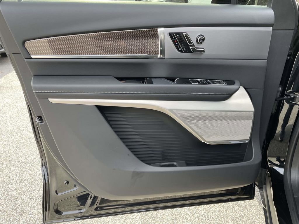 New 2026 Cadillac Vistiq Sport image 16