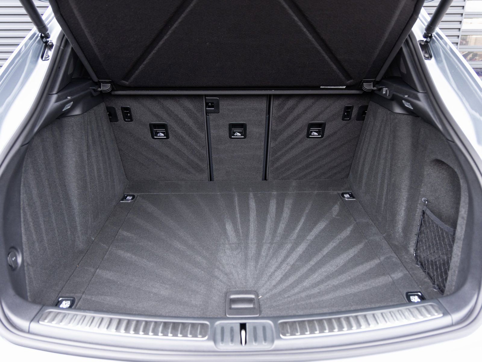 Certified 2026 Porsche Macan image 28