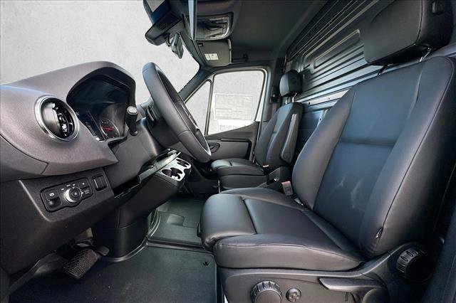 New 2026 Mercedes-Benz Sprinter 2500 image 18