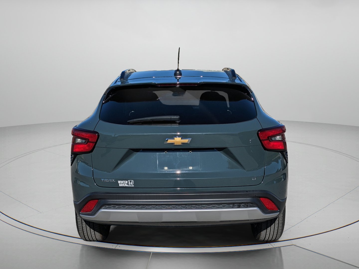 Used 2025 Chevrolet Trax LT FWD image 7