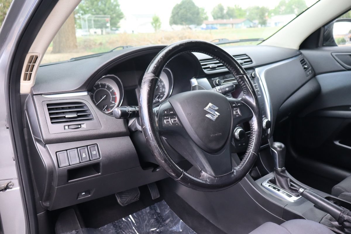 Used 2011 Suzuki Kizashi SE AWD/4WD image 15