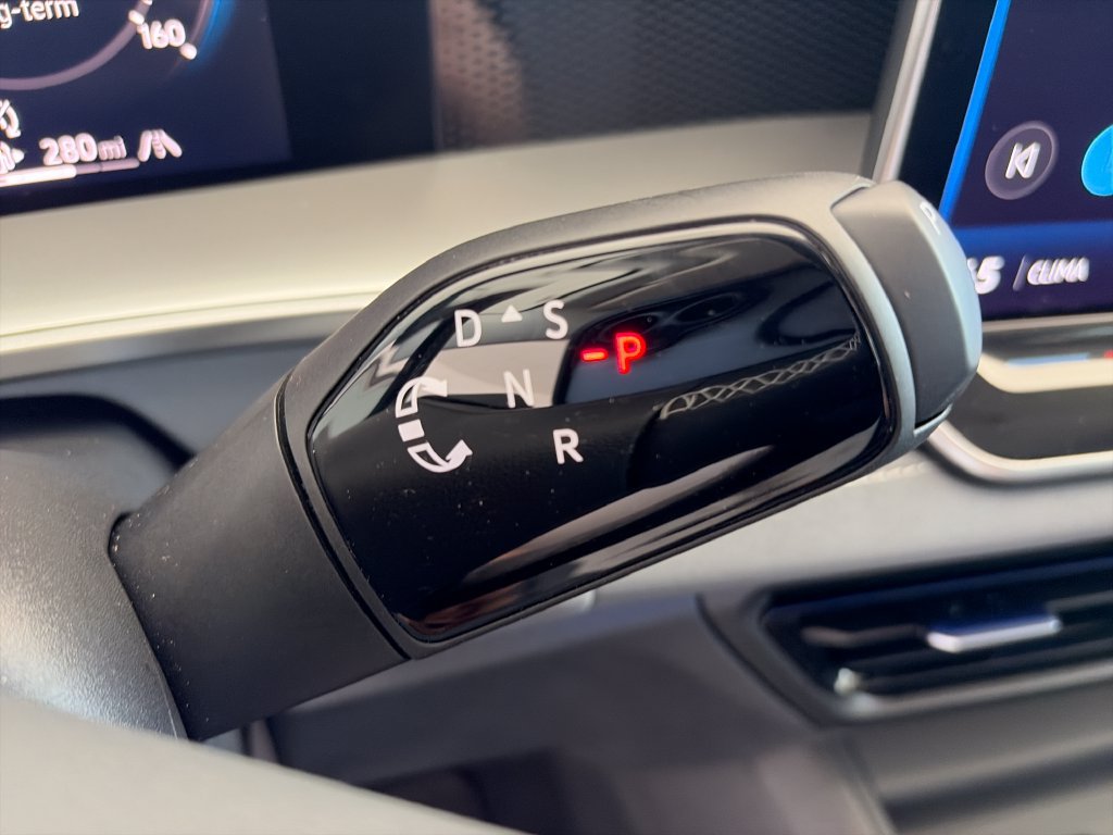 Certified 2025 Volkswagen Tiguan SE AWD/4WD image 29