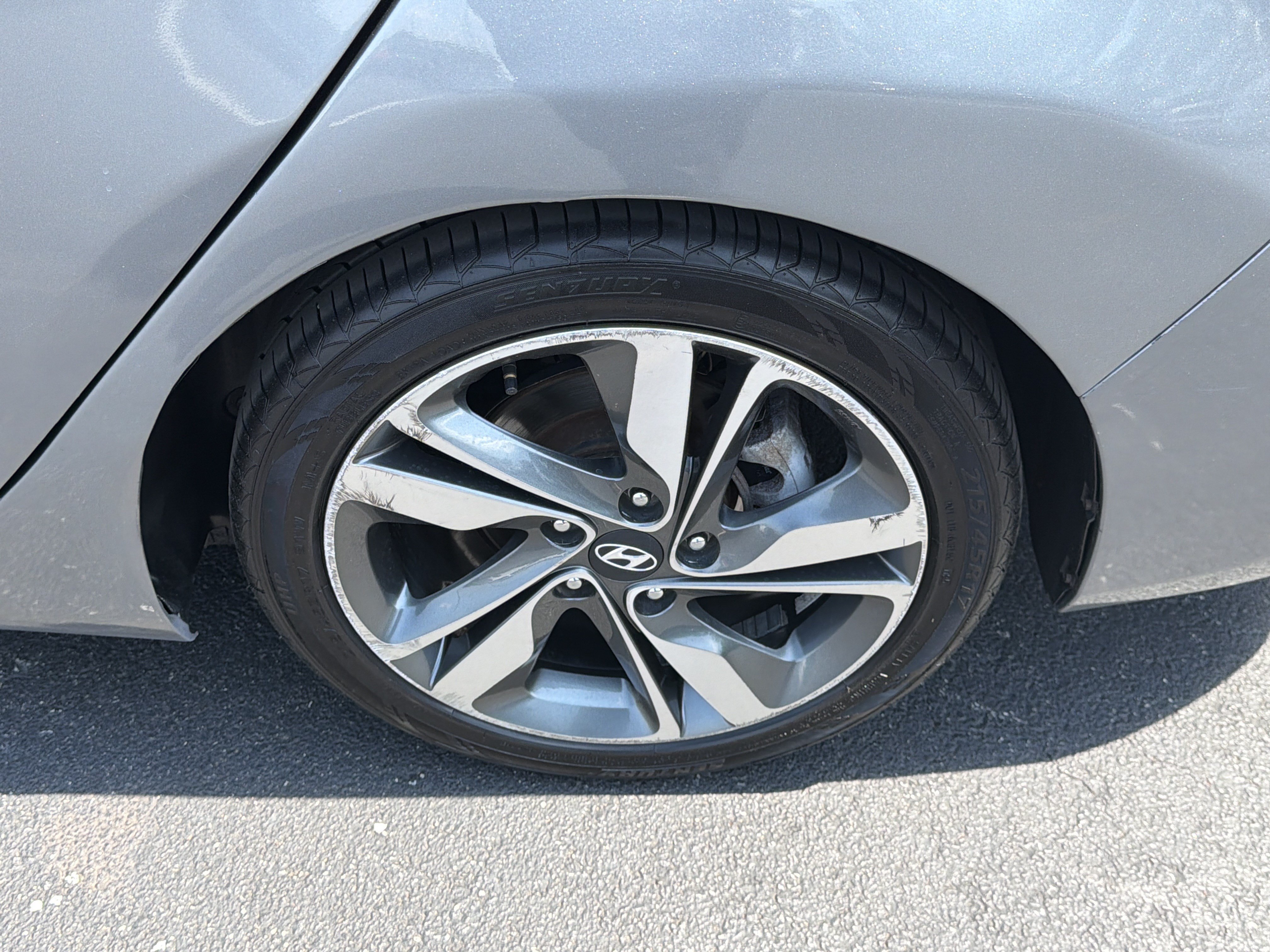 Used 2014 Hyundai Elantra Limited w/ Option Group 03 FWD image 23