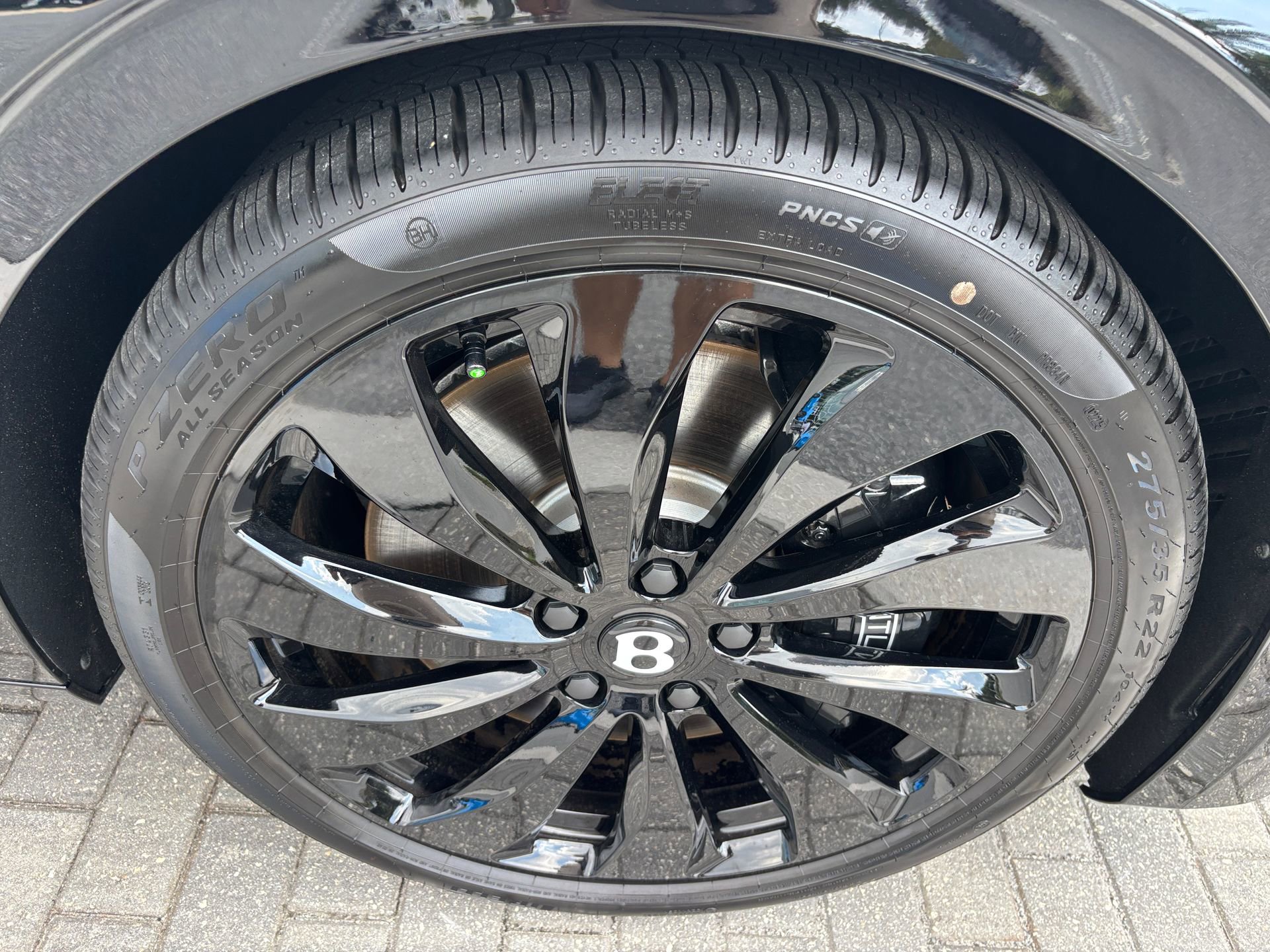New 2025 Bentley Flying Spur Plug-In Hybrid image 31