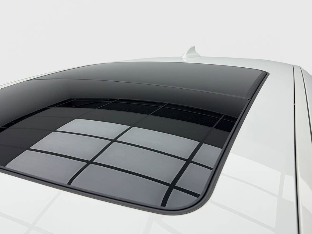 Used 2023 BMW X4 M40i w/ Premium Package image 13