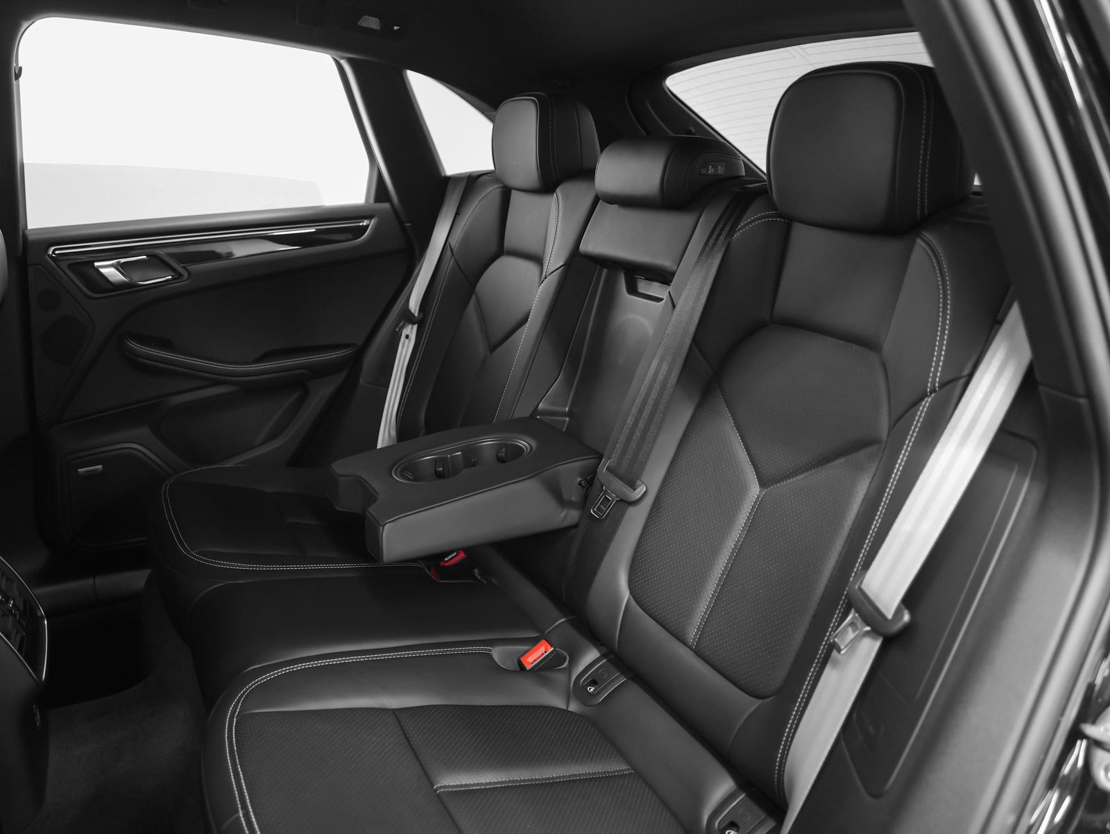 Certified 2023 Porsche Macan GTS image 44