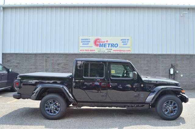 New 2026 Jeep Gladiator Sport AWD/4WD image 9