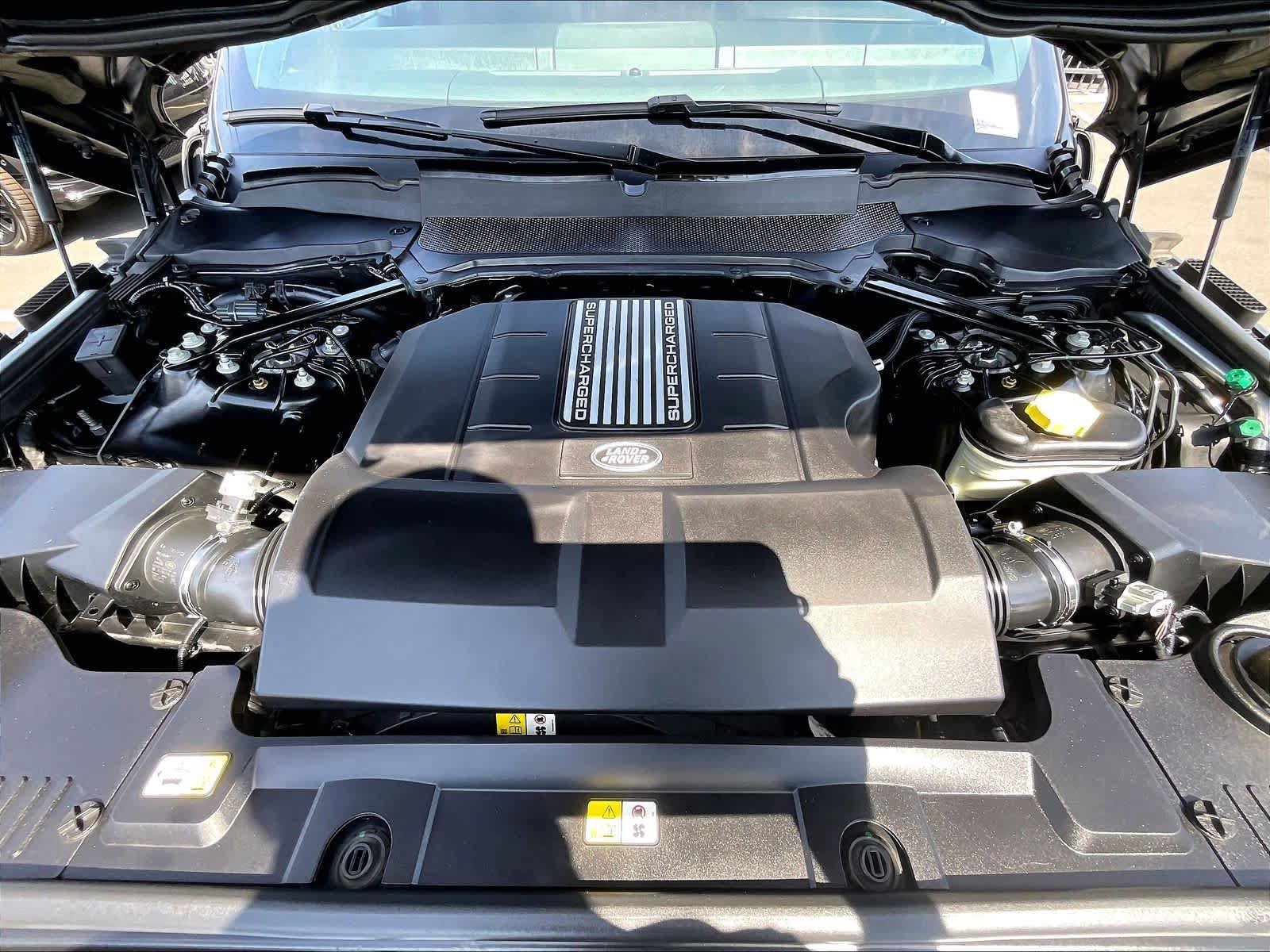 Used 2017 Land Rover Range Rover Supercharged AWD/4WD image 12