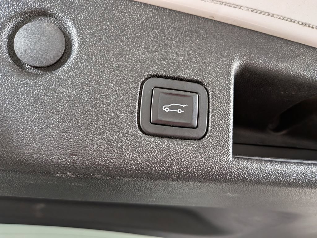 Used 2019 Chevrolet Equinox LT image 11