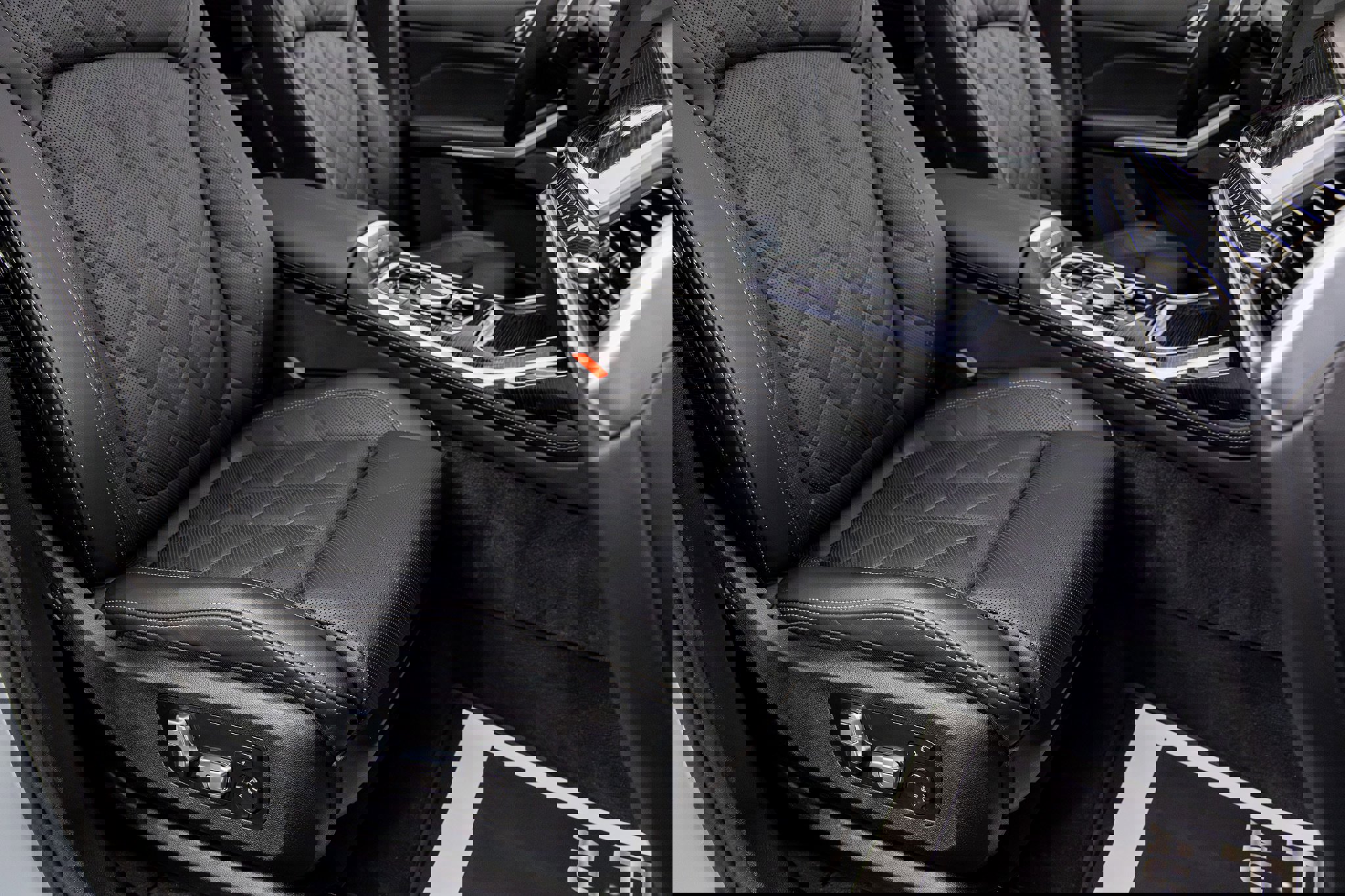 Used 2024 BMW X7 xDrive40i w/ M Sport Package image 31