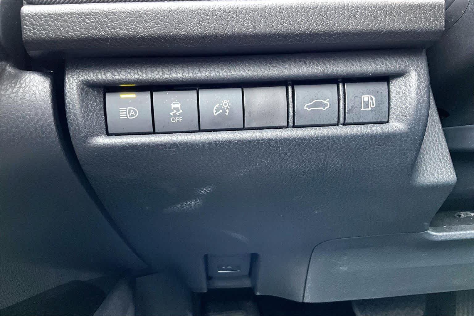 Used 2026 Toyota Camry LE FWD image 33