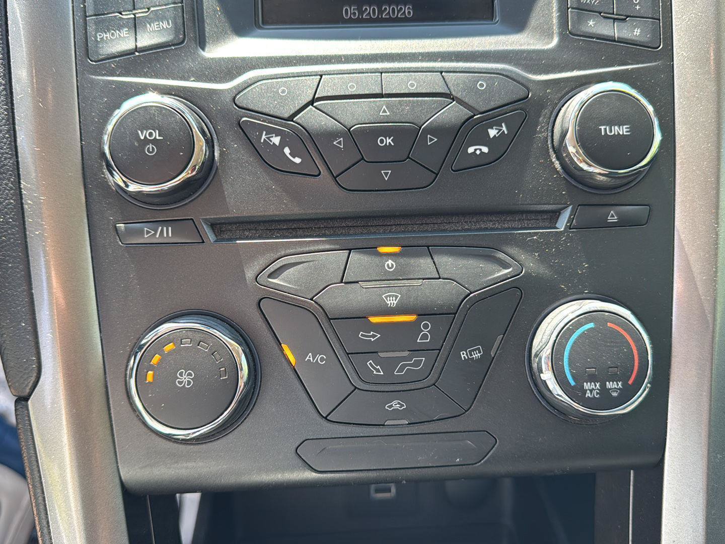Used 2018 Ford Fusion SE FWD image 19