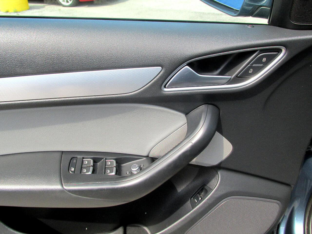 Used 2017 Audi Q3 2.0T Premium Plus w/ Premium Plus Package image 11