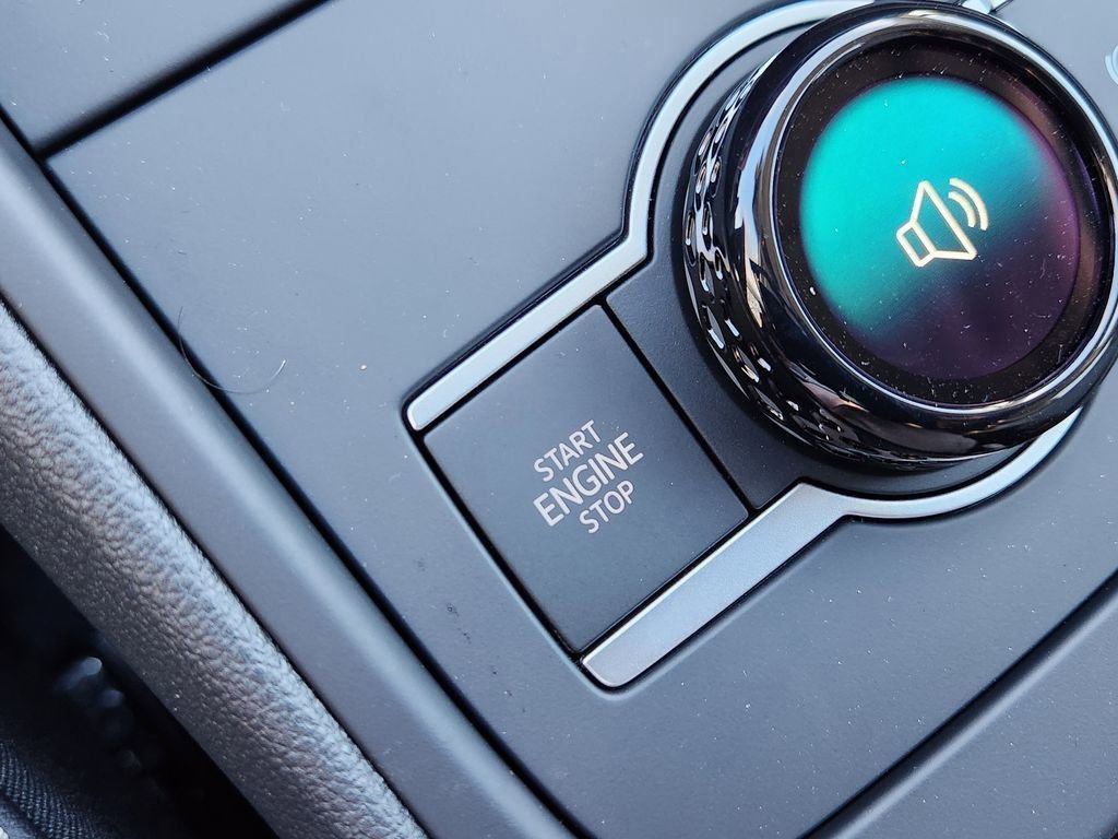 New 2026 Volkswagen Tiguan SE image 12