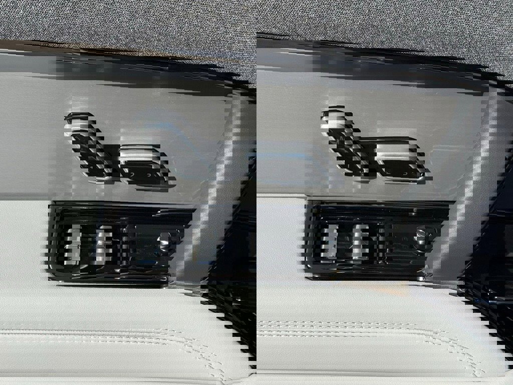 New 2026 Land Rover Range Rover Sport SE image 15