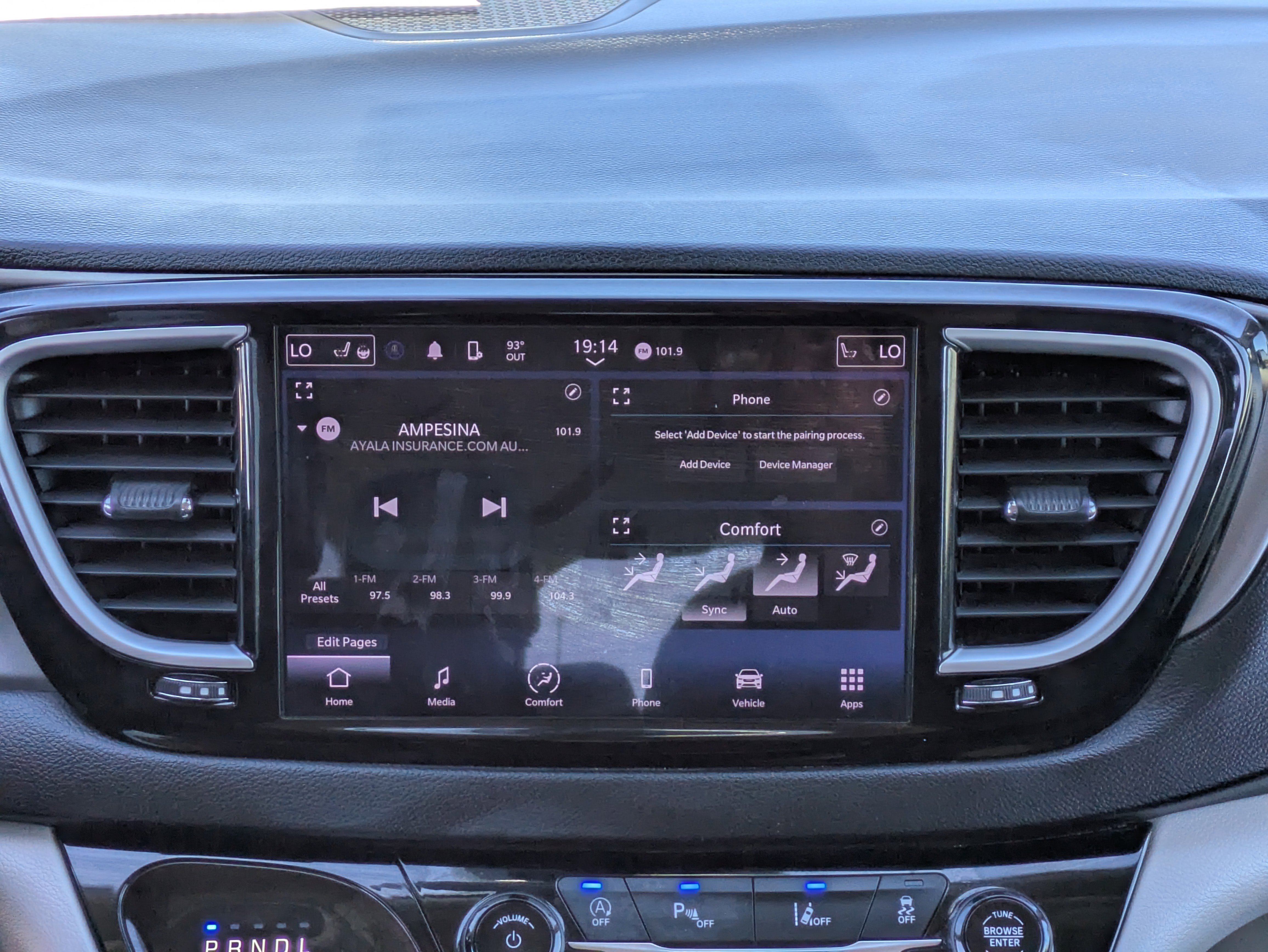 Used 2023 Chrysler Pacifica Touring-L FWD image 20