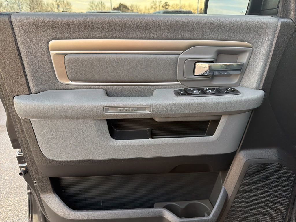 Used 2017 RAM 1500 Classic SLT image 12