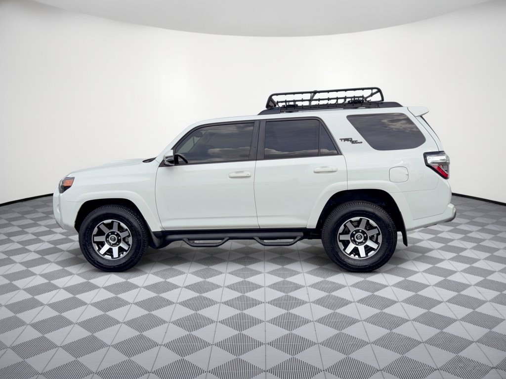Certified 2022 Toyota 4Runner TRD Off-Road Premium AWD/4WD image 2