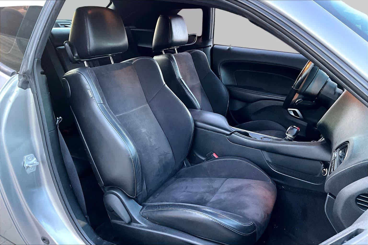 Used 2018 Dodge Challenger SXT Plus RWD image 9