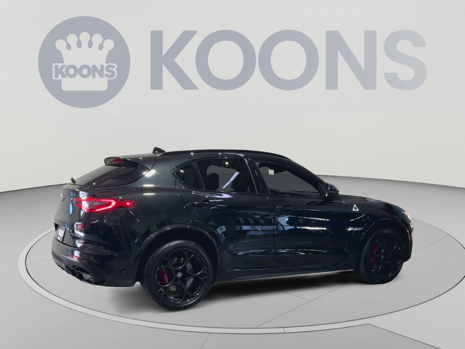 Used 2022 Alfa Romeo Stelvio Quadrifoglio w/ Active Assist Plus Package AWD/4WD image 12