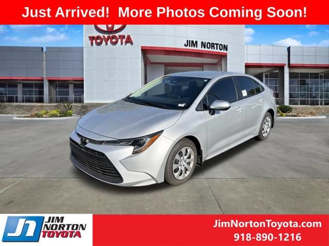 Used 2026 Toyota Corolla LE FWD image 2