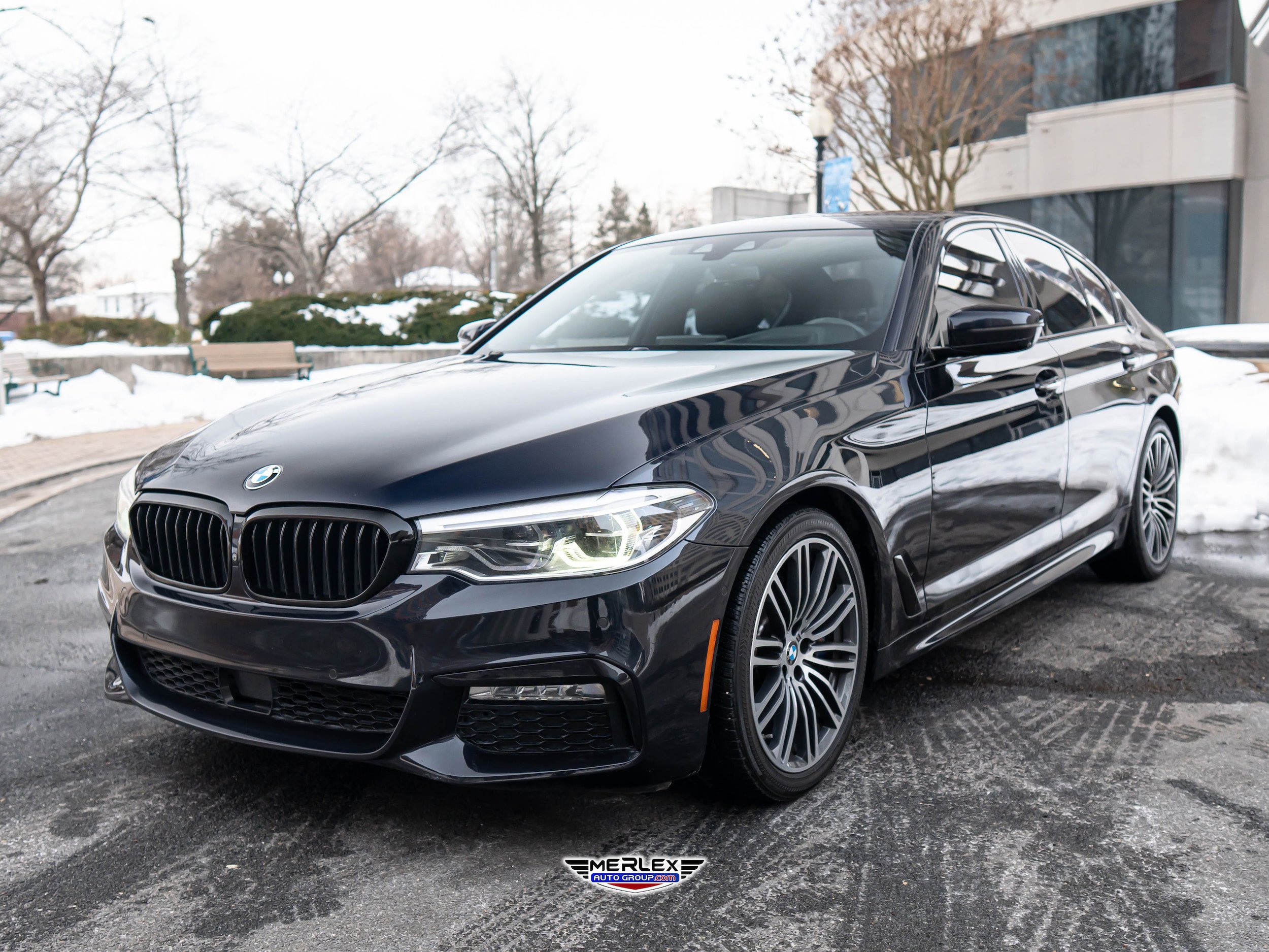 Used 2018 BMW 540i xDrive w/ M Sport Package image 3