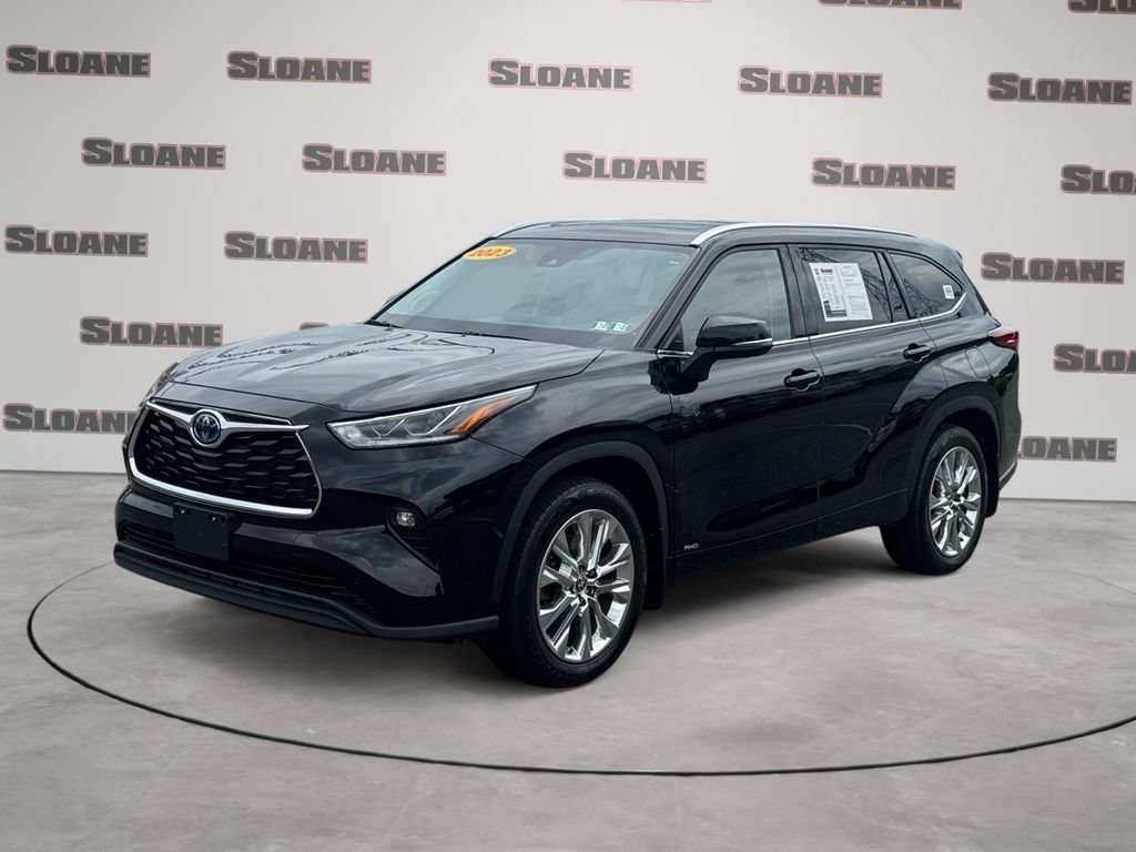 Used 2023 Toyota Highlander Limited AWD/4WD video 1