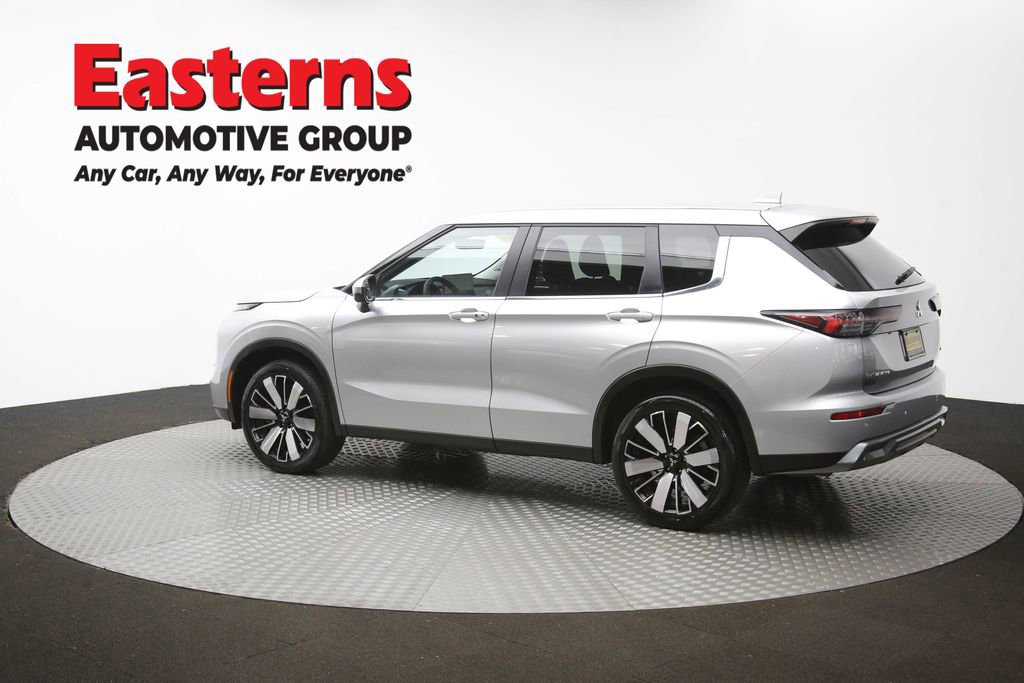 Used 2025 Mitsubishi Outlander SE AWD/4WD image 64