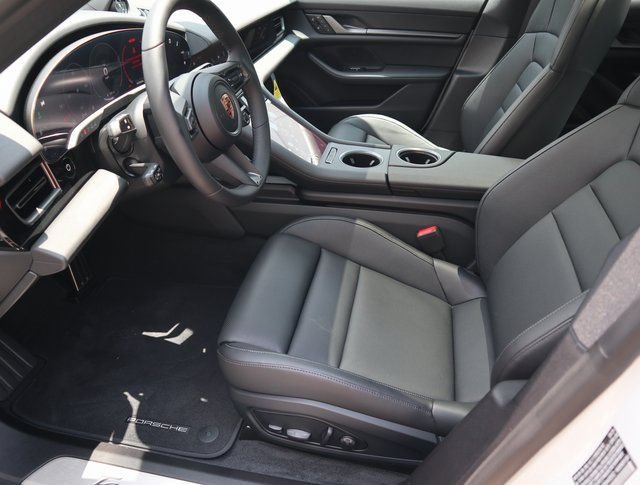 New 2025 Porsche Taycan 4S AWD/4WD image 5