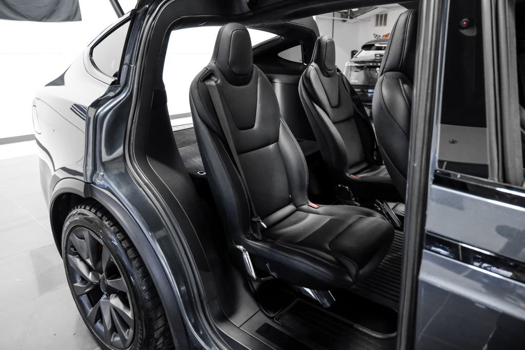Used 2023 Tesla Model X Plaid image 28