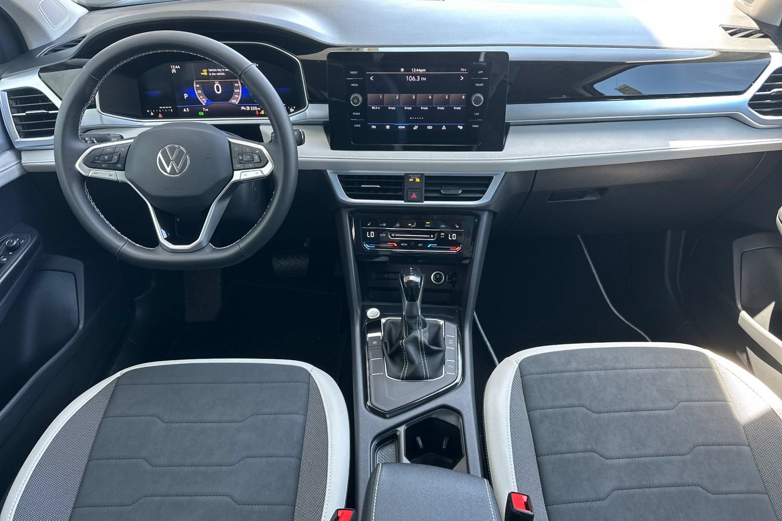 New 2026 Volkswagen Taos SE FWD image 11