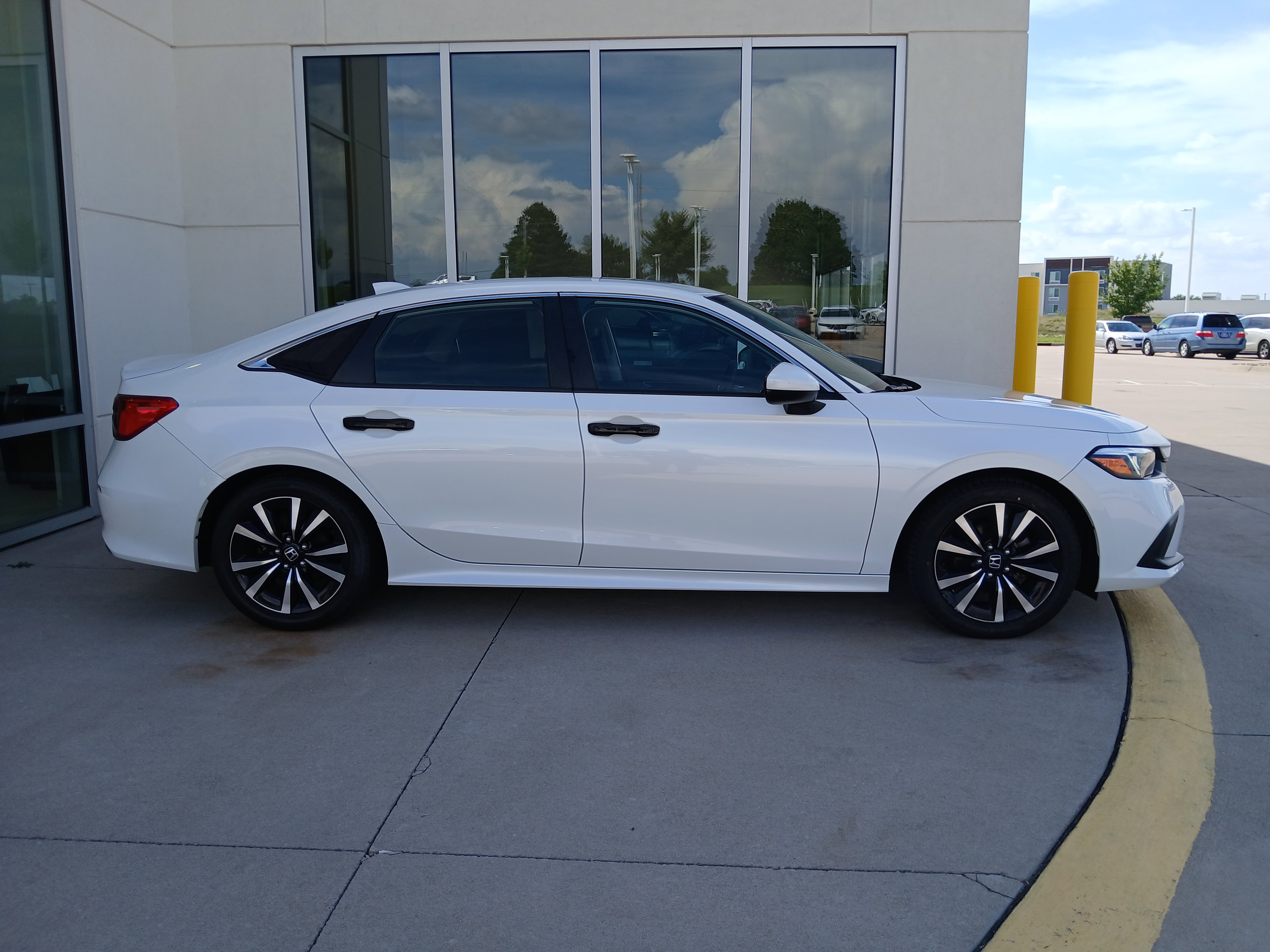 Used 2022 Honda Civic EX image 6