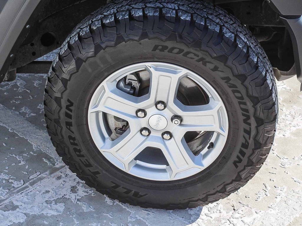 Used 2022 Jeep Wrangler Sport AWD/4WD image 9