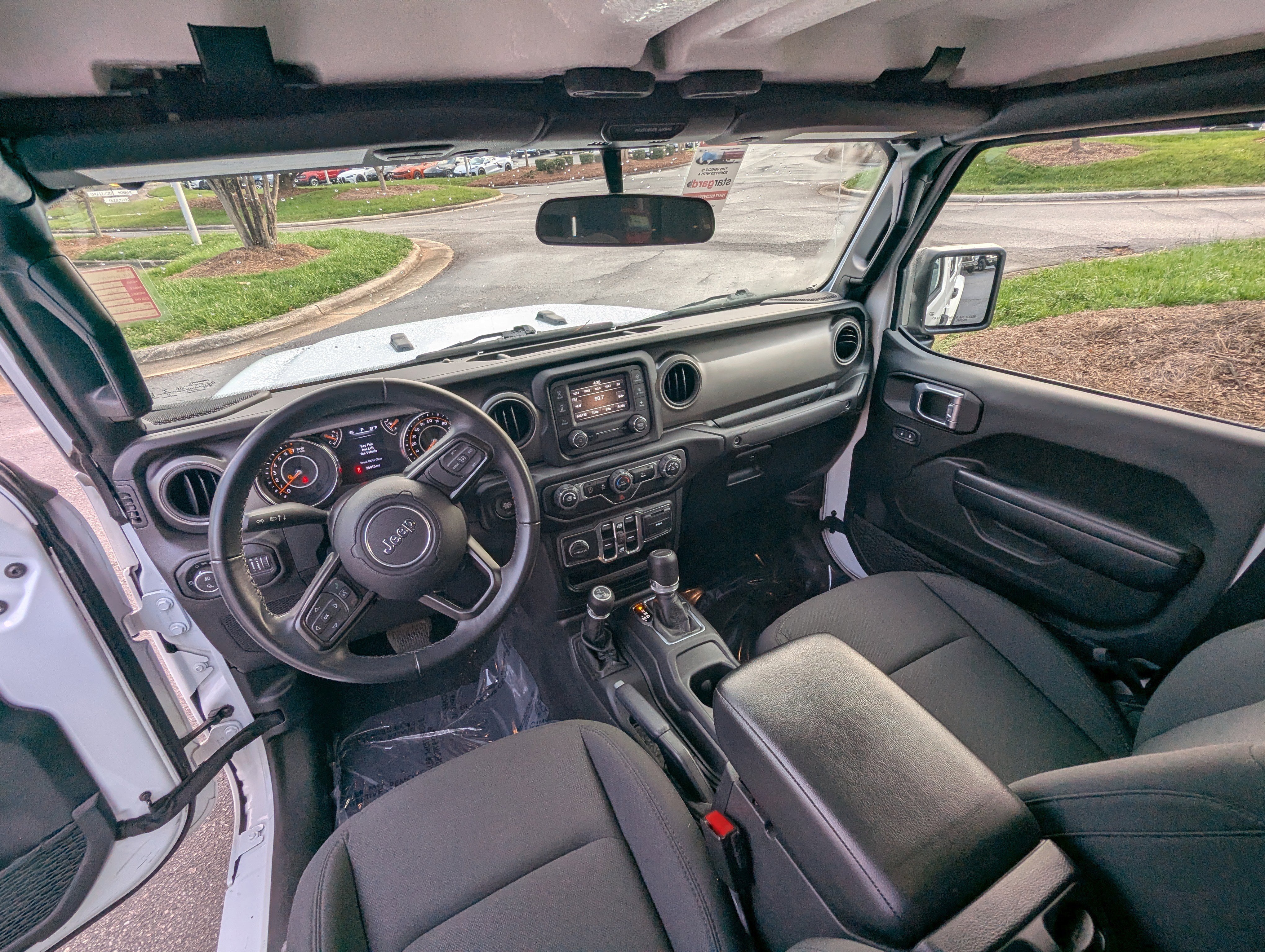 Used 2021 Jeep Gladiator Willys image 12