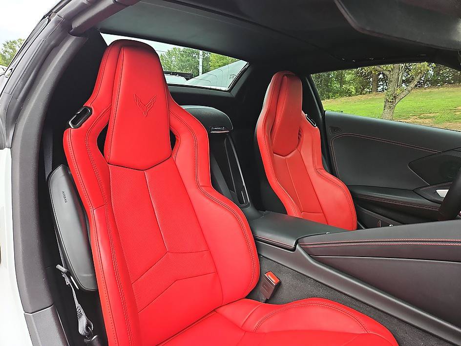 Used 2024 Chevrolet Corvette Z06 RWD image 11