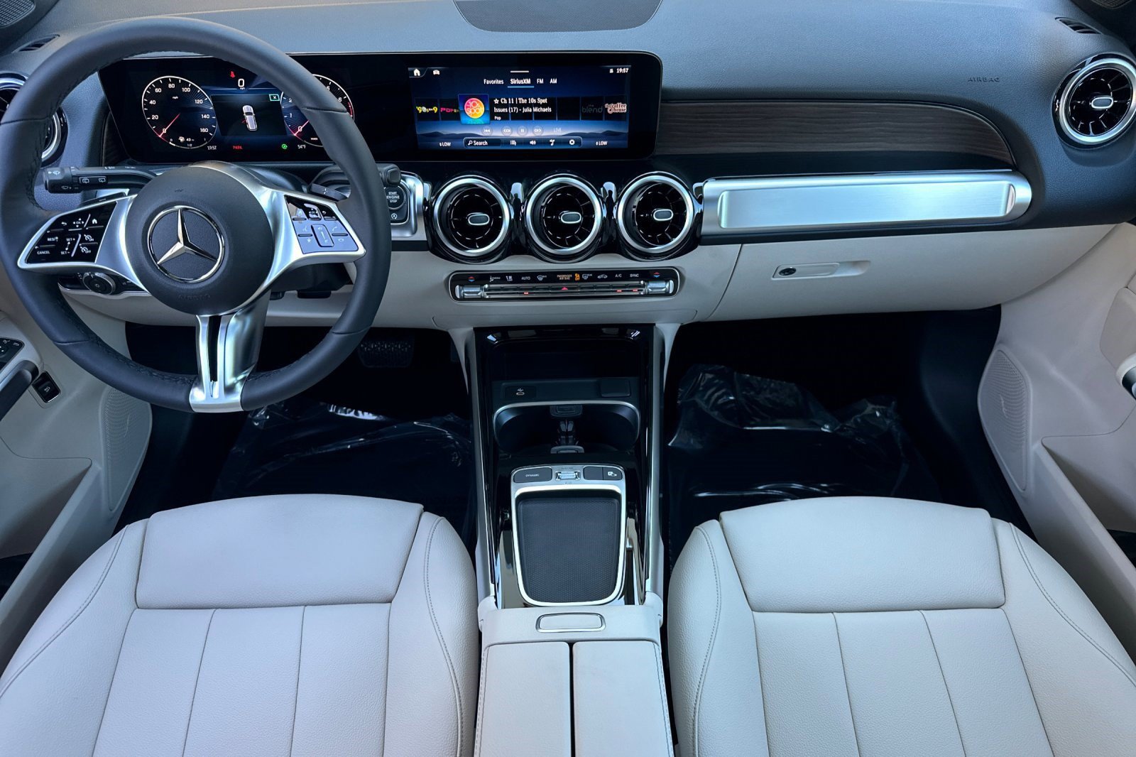 New 2026 Mercedes-Benz GLB 250 image 15