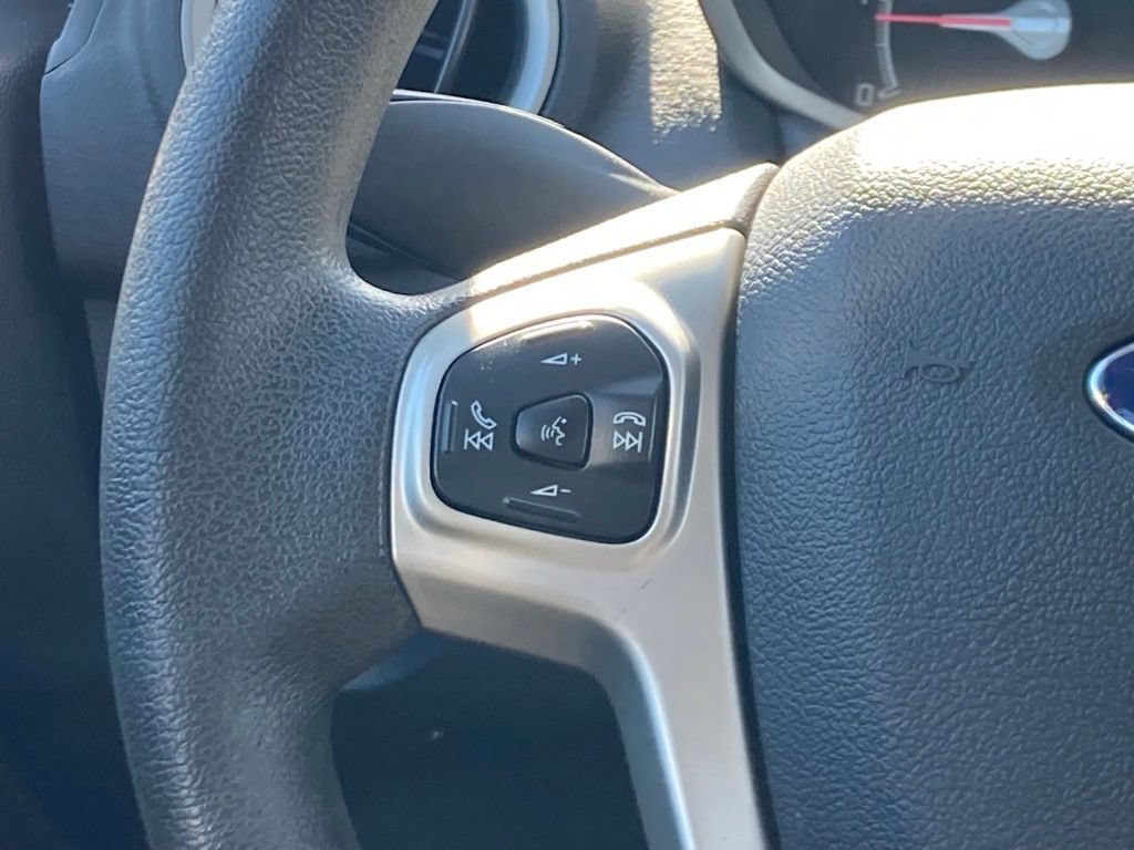 Used 2013 Ford Fiesta SE FWD image 8