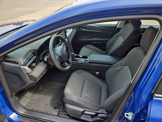 Used 2025 Toyota Camry LE image 9