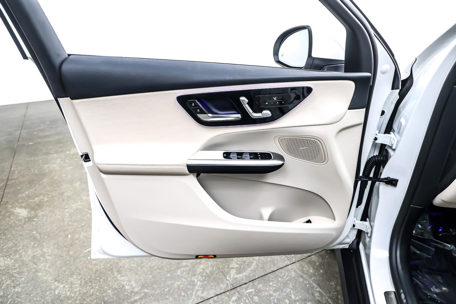 Certified 2025 Mercedes-Benz GLC 350e 4MATIC image 23