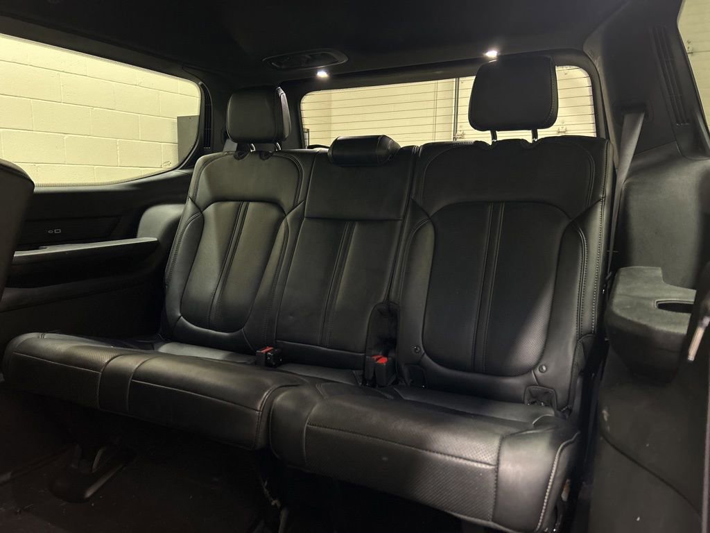 Used 2024 Jeep Wagoneer Series II AWD/4WD image 23
