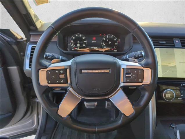 Used 2024 Land Rover Discovery Dynamic SE image 13