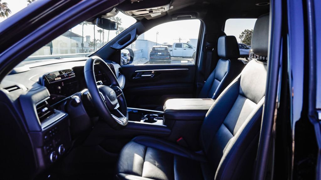 Used 2025 Chevrolet Tahoe LT AWD/4WD image 21