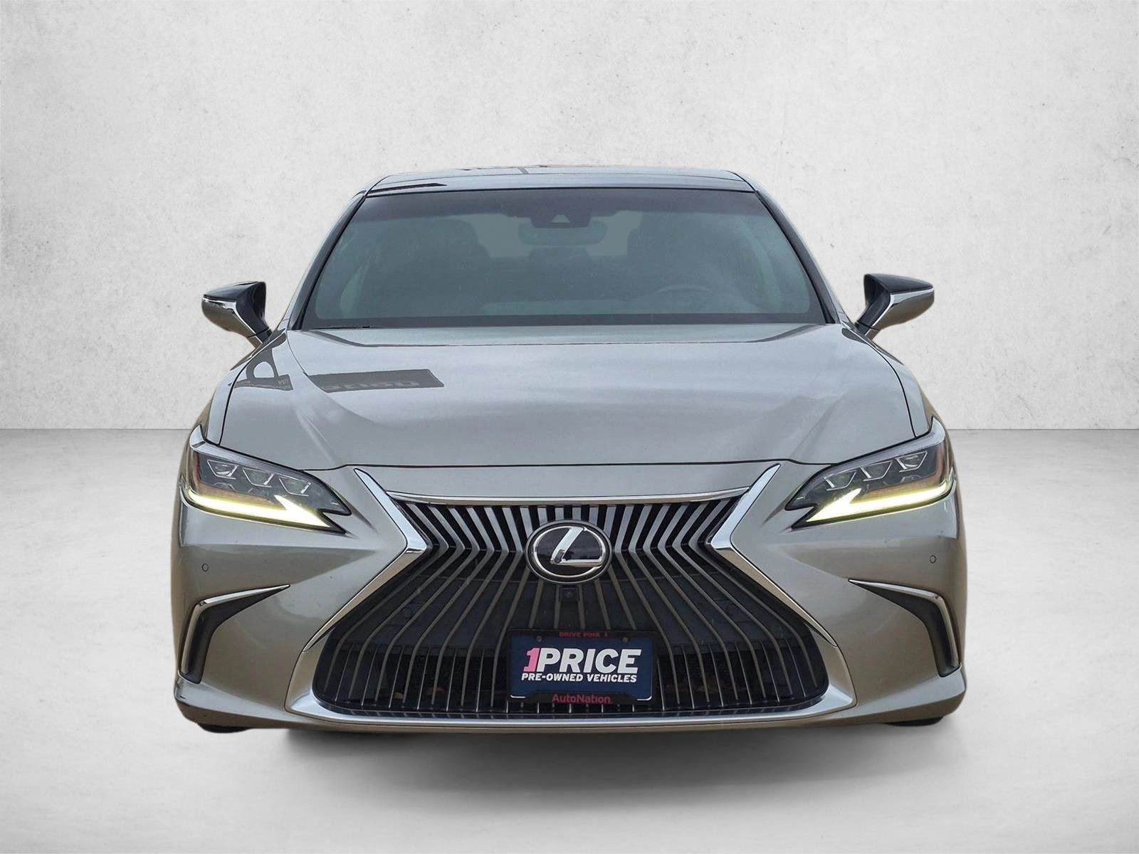 Used 2021 Lexus ES 350 Ultra Luxury w/ Accessory Package 2 FWD image 2