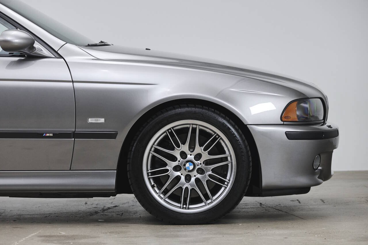 Used 2003 BMW M5 RWD image 26