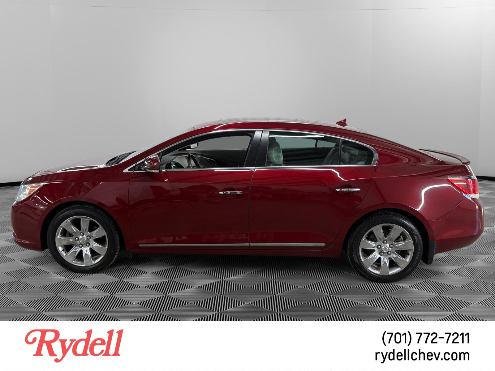 Used 2010 Buick LaCrosse CXS FWD image 2