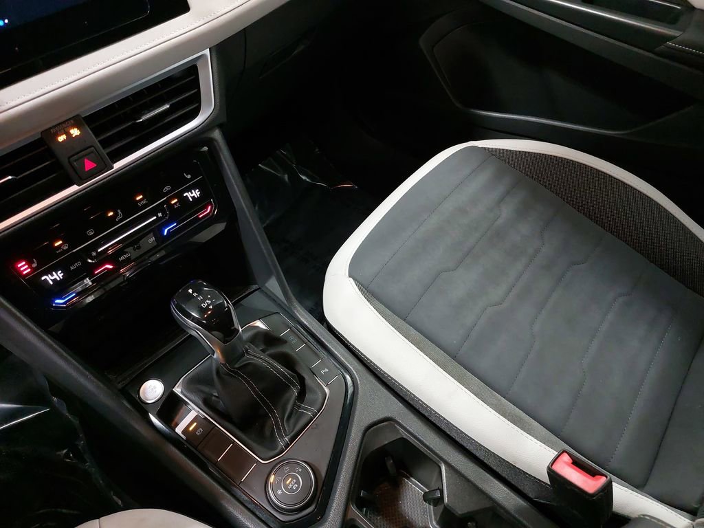 Used 2025 Volkswagen Taos SE image 25