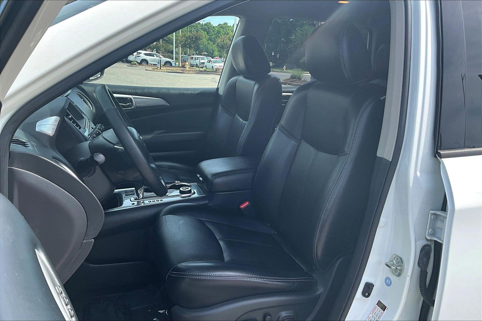 Used 2019 Nissan Pathfinder SL AWD/4WD image 26