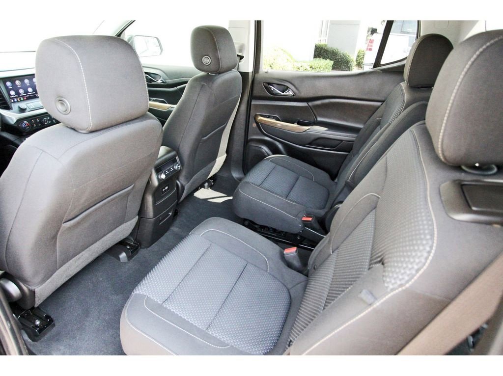 Used 2023 GMC Acadia SLE FWD image 11